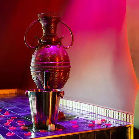 Palais Des 1001 Nuits Avec Jacuzzi Privatif *
