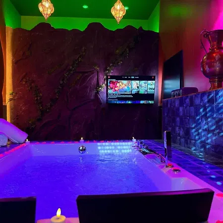 Palais Des 1001 Nuits Avec Jacuzzi Privatif Lejlighed *